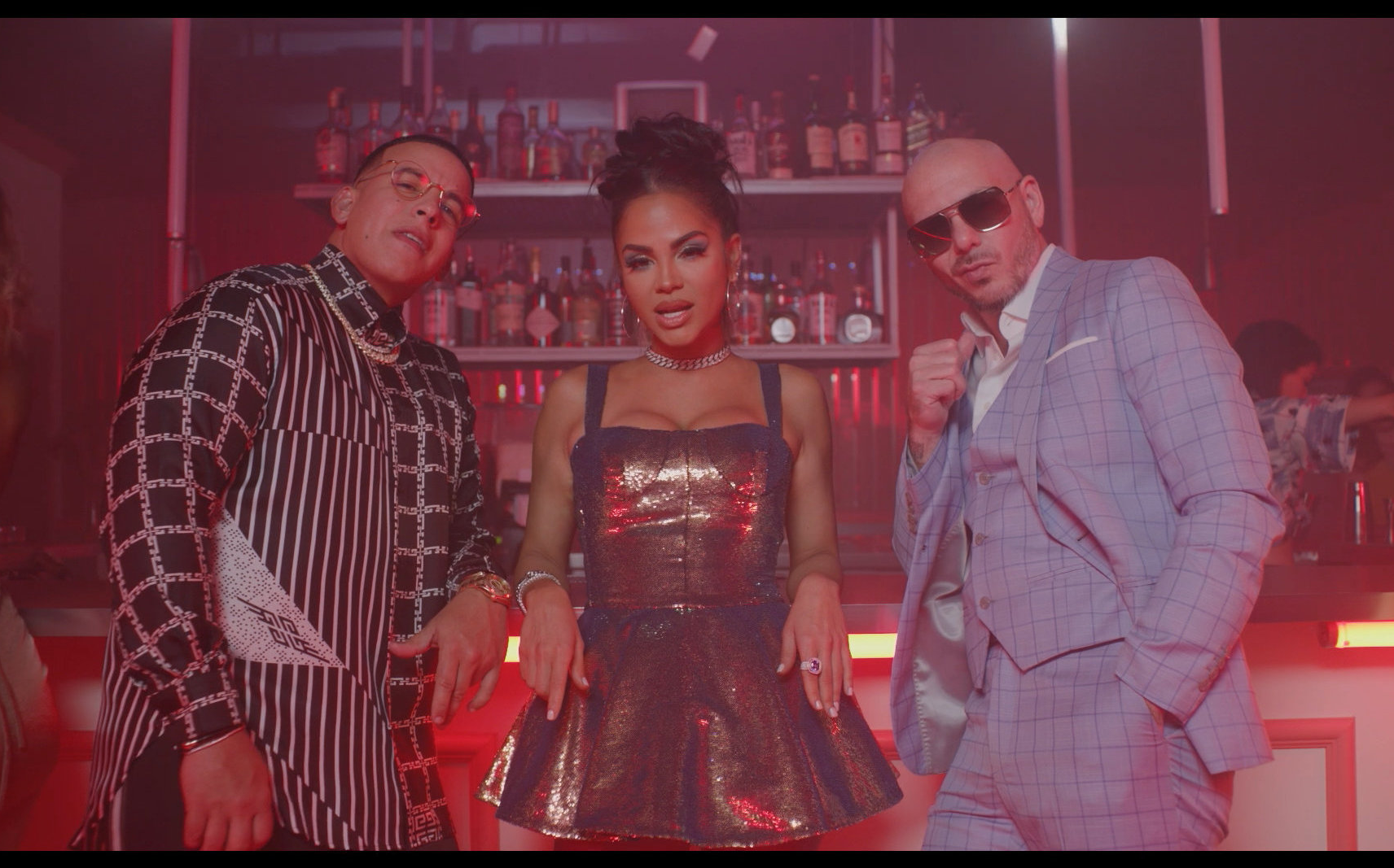 pitbull联手nattinatashadaddyyankee新单nolotratesmv首播