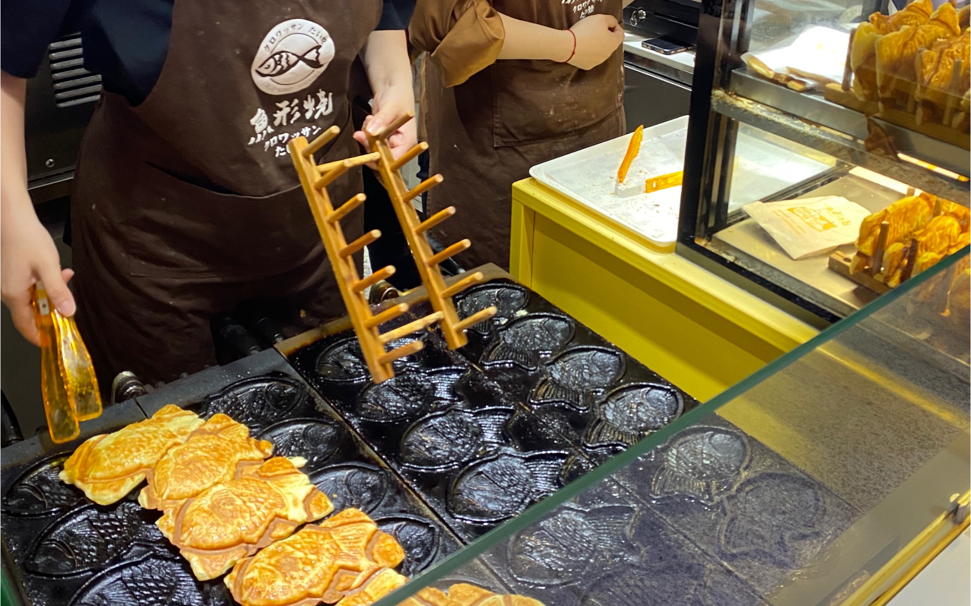 有堡鱼形烧:5平米小店,现烤酥皮鲷鱼烧