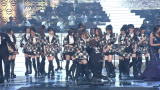 [图]【AKB48】飞翔入手 (111230 第53回日本唱片大賞)