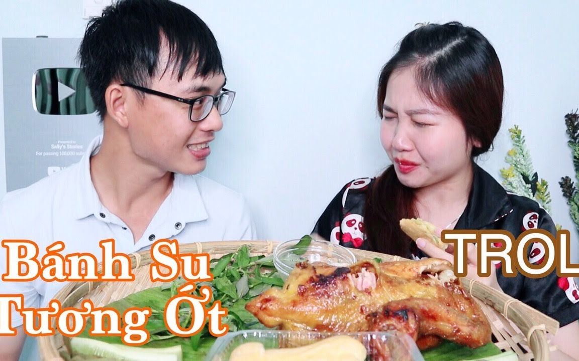 [图]Troll Em Gái Ăn Gà Nướng Với Bánh Su Có Tương Ớt Và Cười Nghiêng Ngả Cả Video _