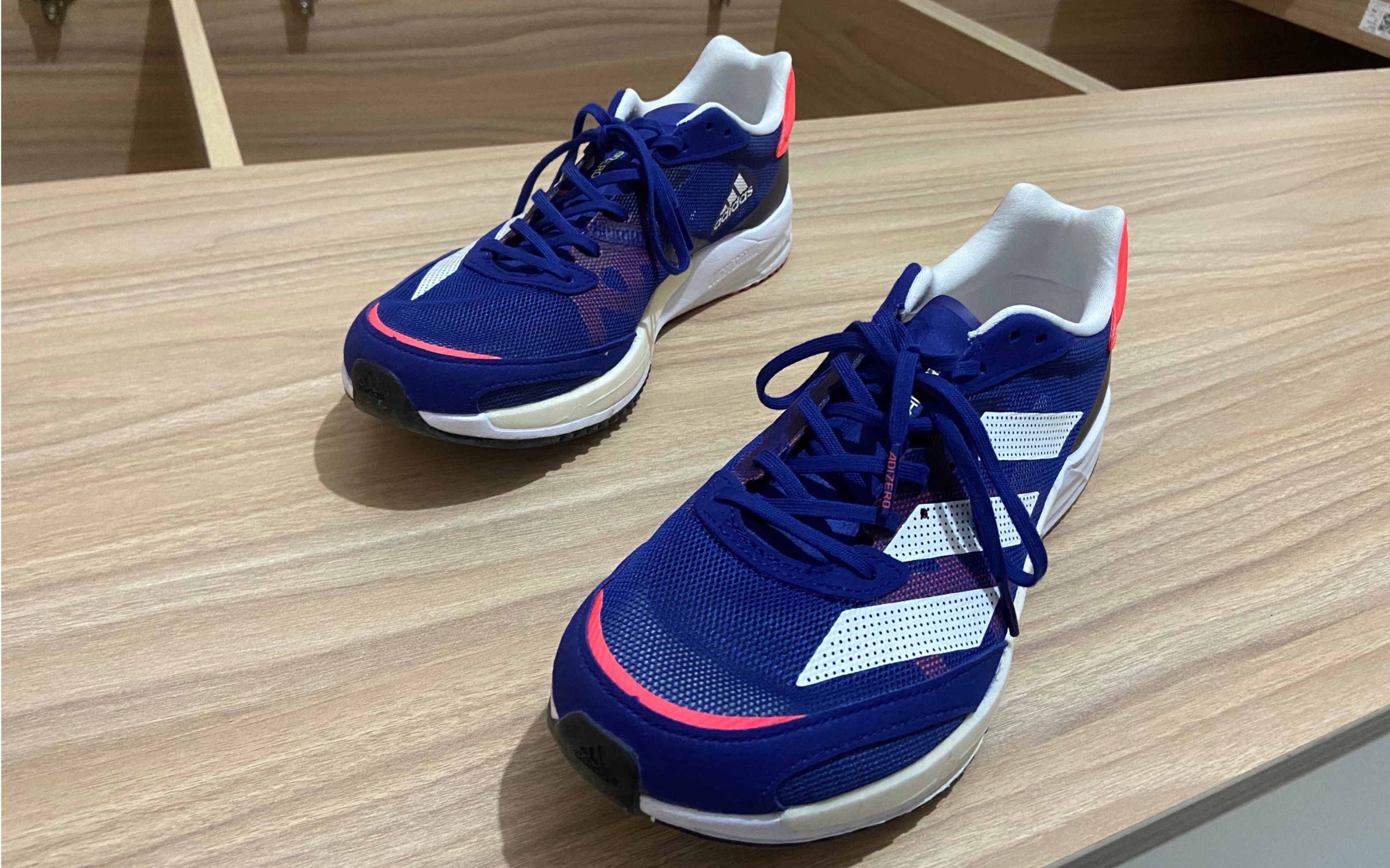 阿迪adios6开箱以及实测8公里感受_哔哩哔哩_bilibili