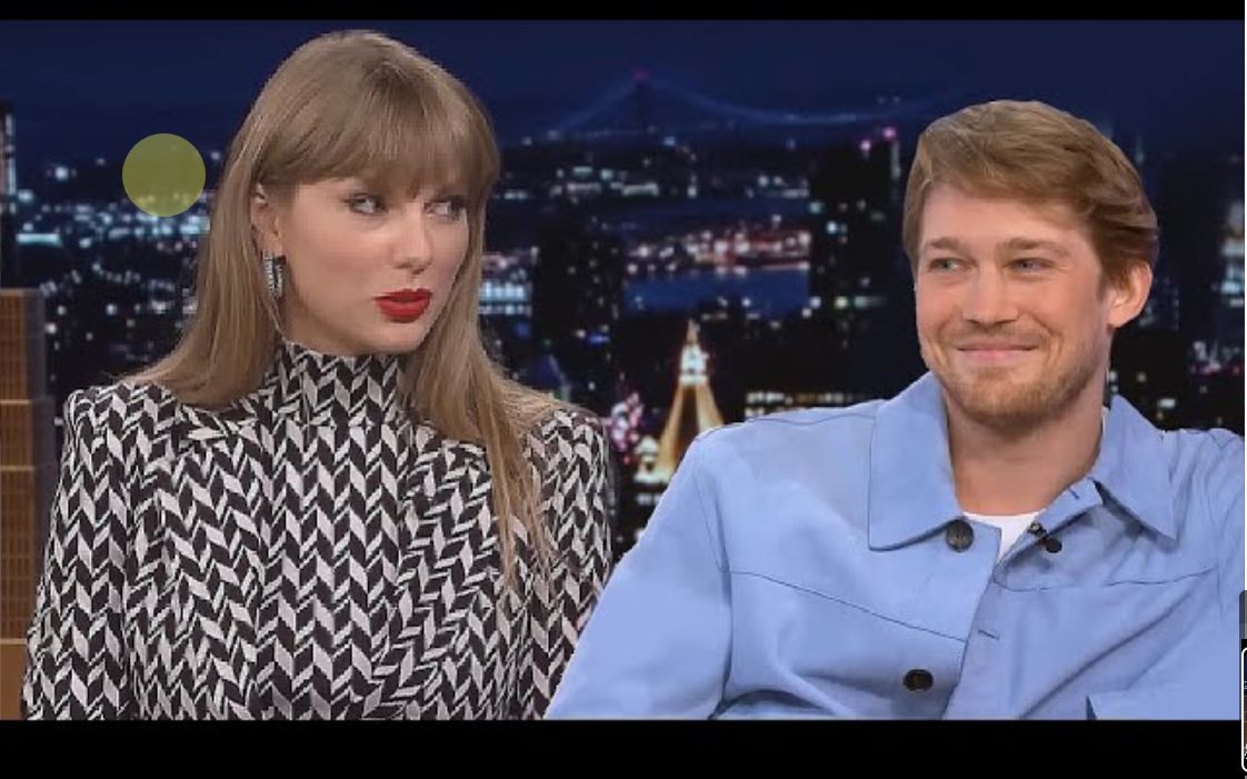 霉霉脚爱闻分手后首次同登the late late show首谈分手