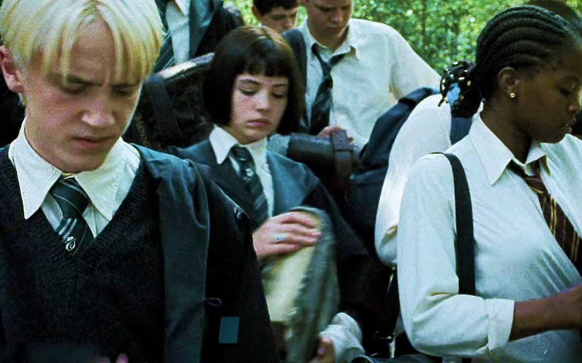 吉纳维芙.冈特(潘西的扮演者)生日快乐哦!