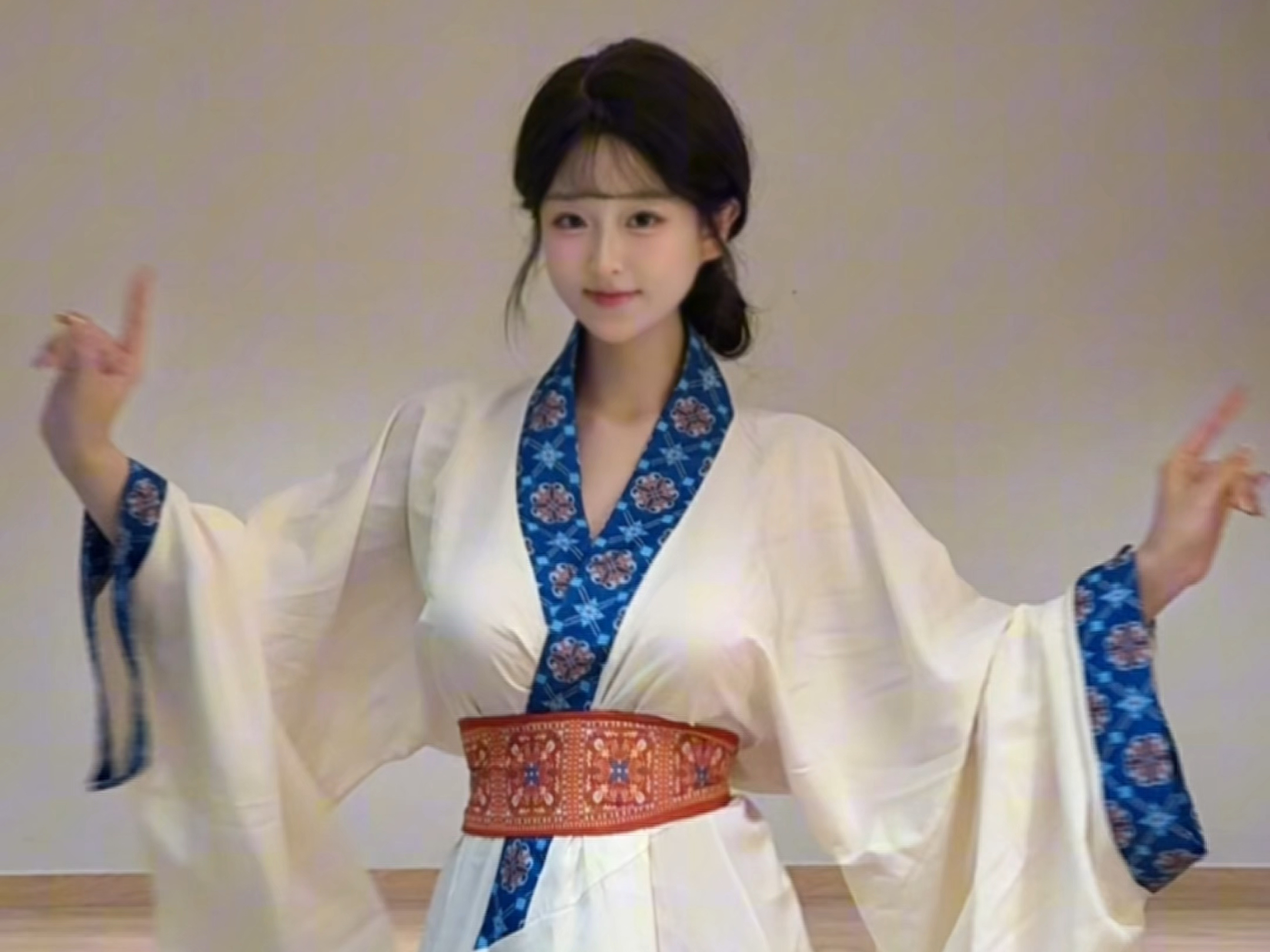 04女大最新汉服穿搭舞蹈来啦