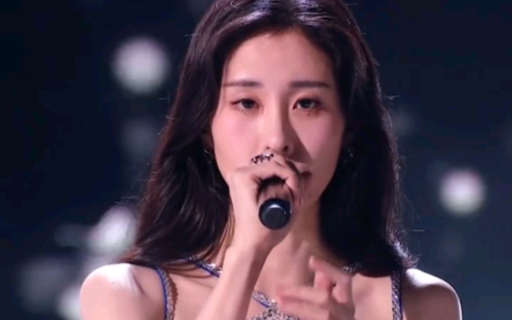 张碧晨演唱神犬小七 主题曲《不要忘记我爱你》