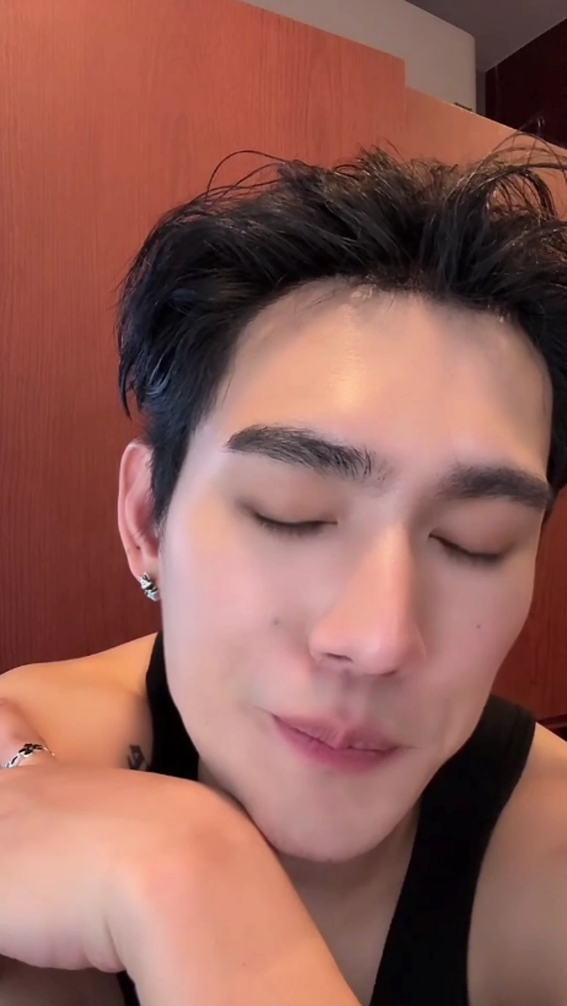 【poohpavel】好好好,这个挑眉!住你附近,你爽了!