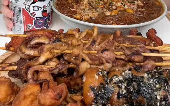 食族人酸辣粉,肉串哔哩哔哩bilibili