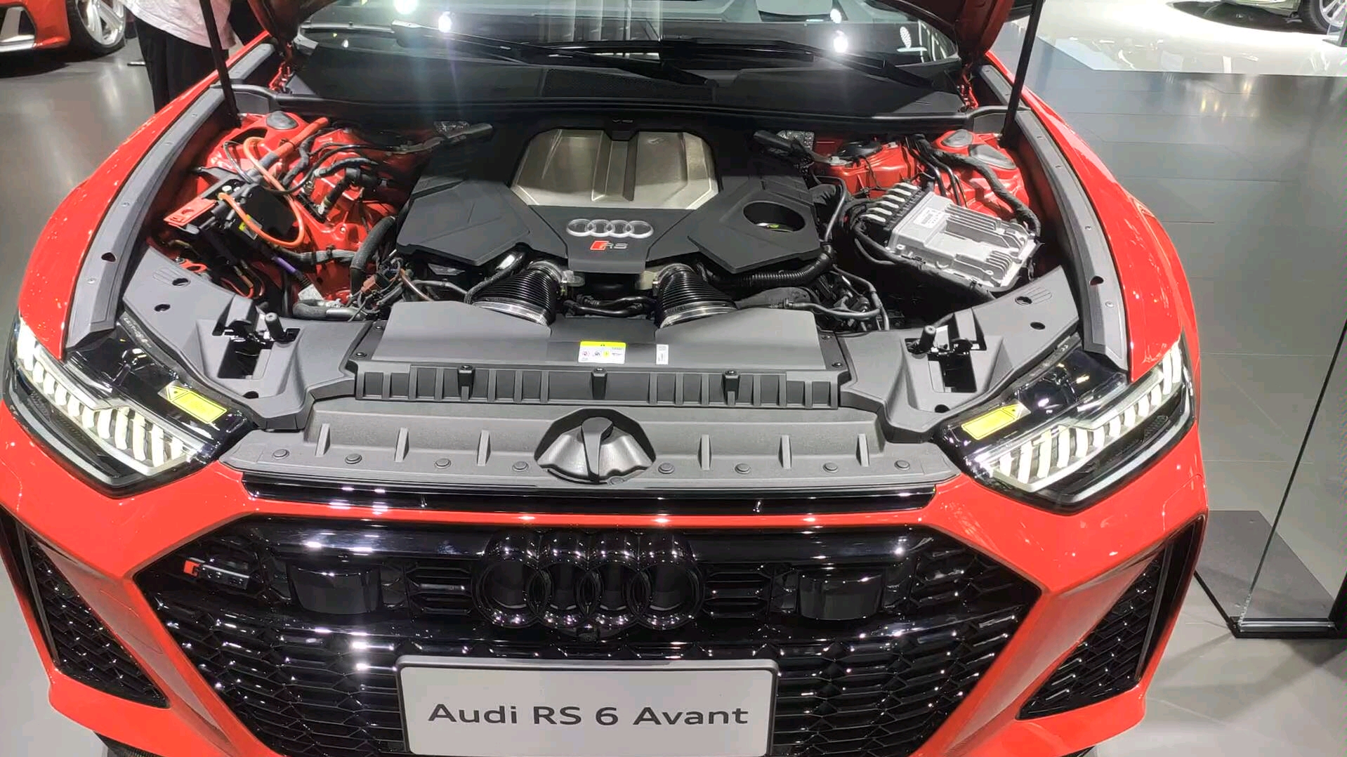 掀起你的盖头来-奥迪rs6发动机舱展示