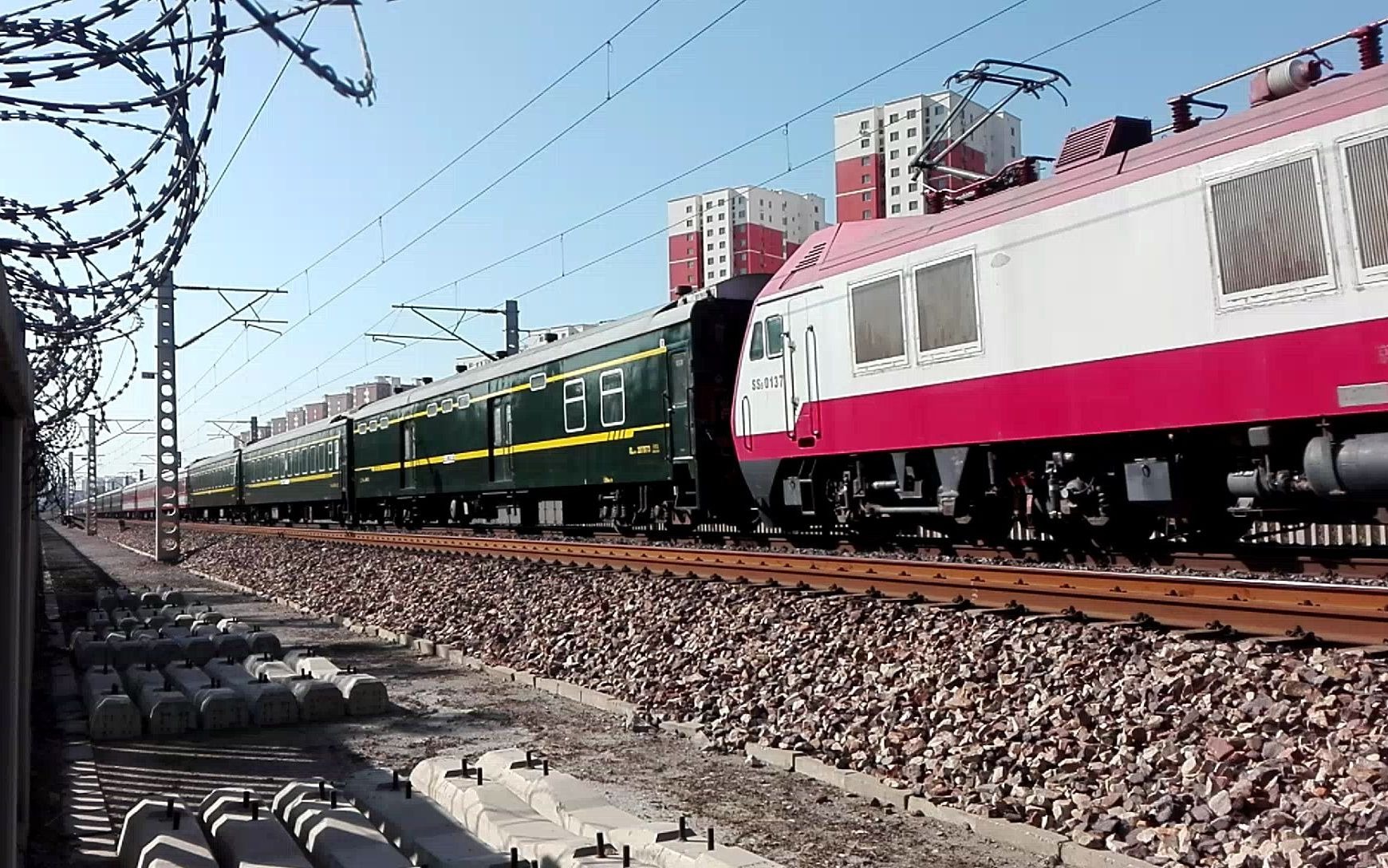 【含原色】京局京段ss9g-0137牵引k7708次通过京广线保定北堤_哔哩