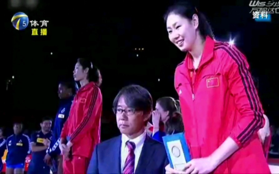 [图]2021年11月21日体坛新视野报道天津女排副攻小将夏思佳和中国女排的副攻们