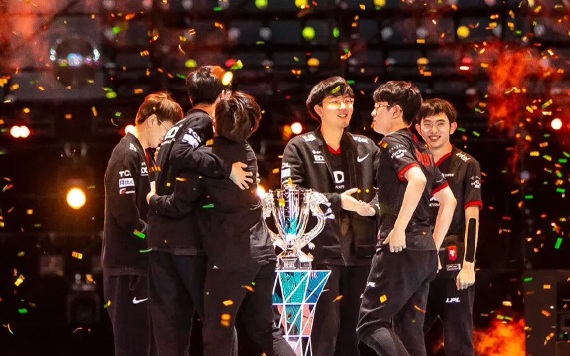 2021年夏季赛总决赛edg高光操作名场面,银龙重铸之日,骑士归来之时!