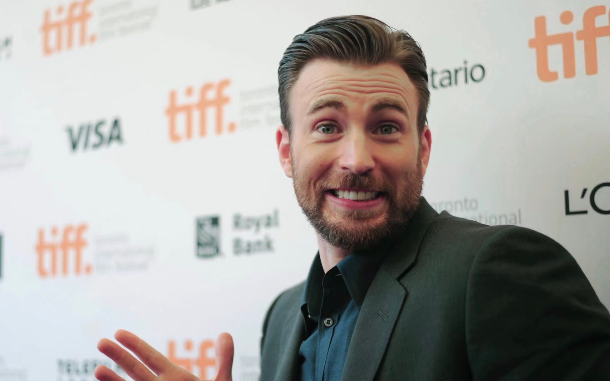 生贺chrisevans桃总快来抓住一只欢脱帅气桃