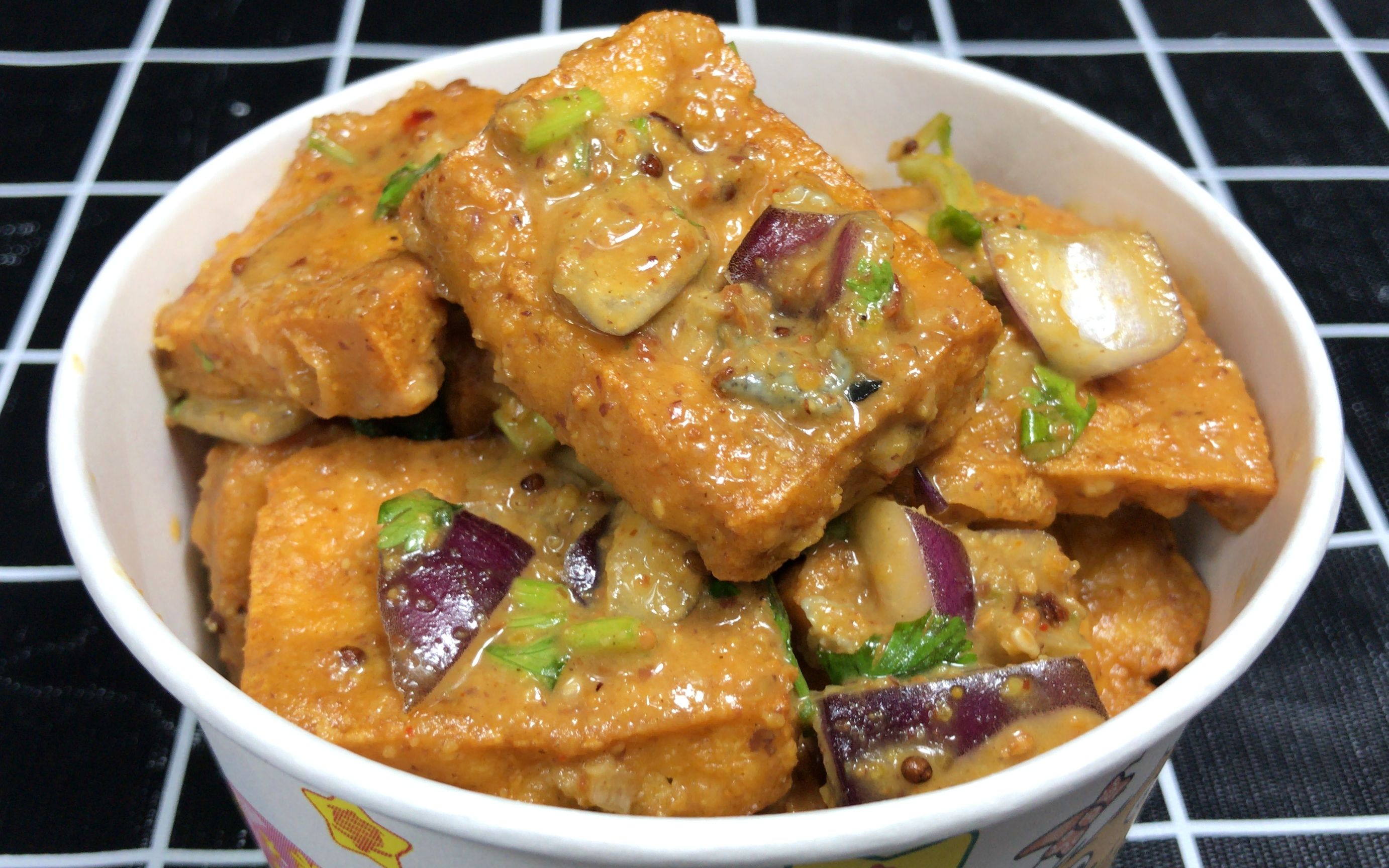 教你用一块大豆腐,轻松做出街边小吃油炸臭豆腐,比买的还正宗