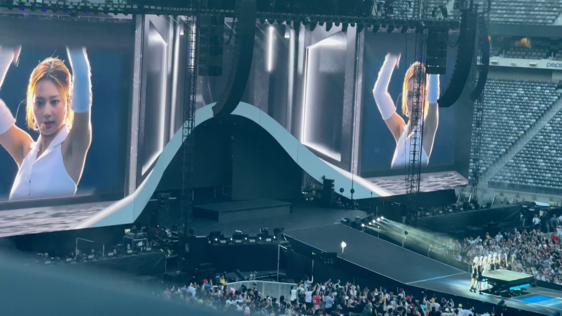 06.23演唱会现场 多贤,子瑜solo舞台