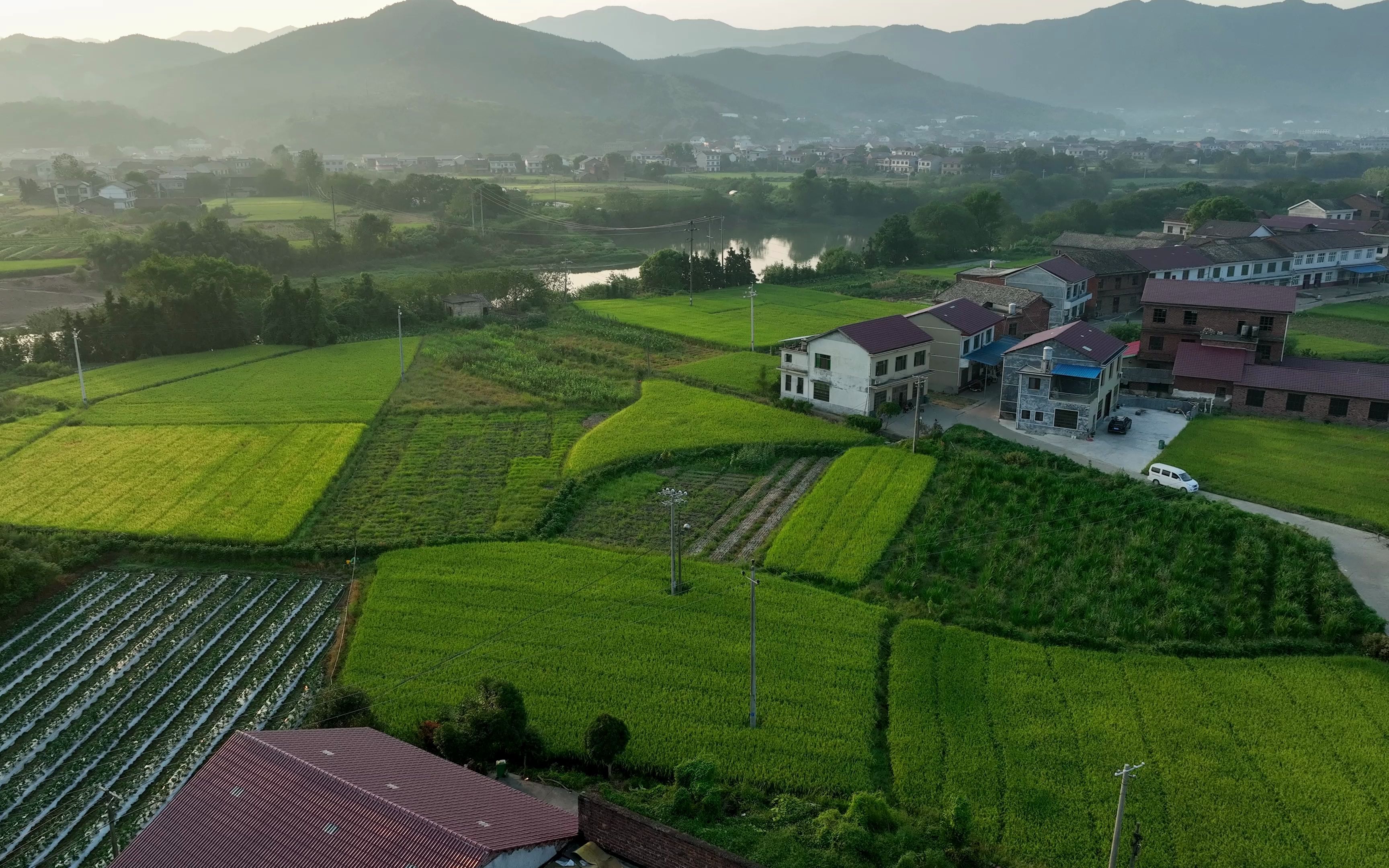 (大疆御3)航拍乡村早晨