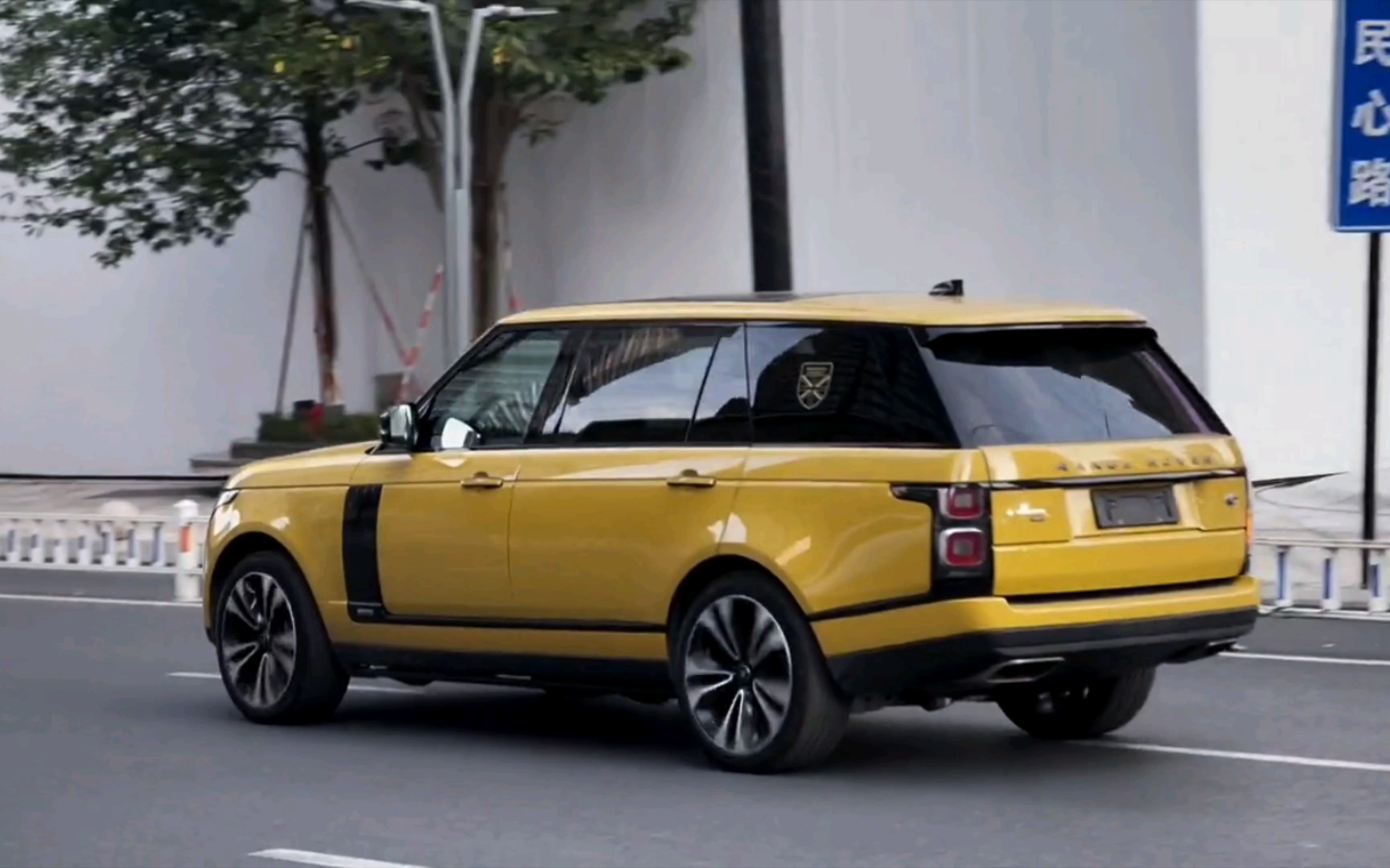 路虎揽胜sva耀动典藏版,v8 5.0大心脏,仅需255.8w起.