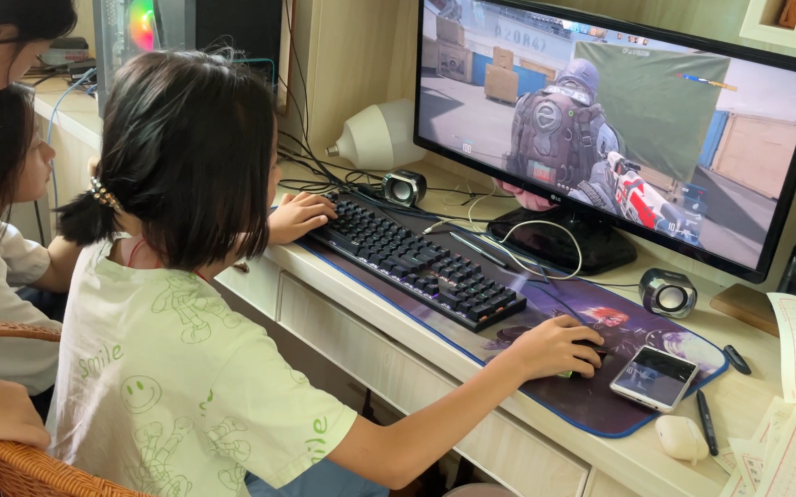 外甥女打游戏有一手啊 但只有一手