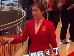 Descargar video: 为什么陈梦老是被饭圈女针对？