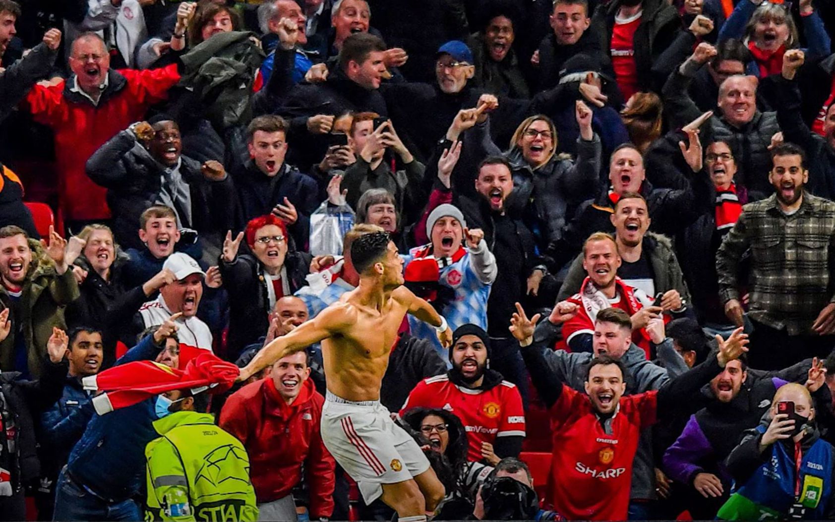 c罗进球绝杀黄潜后霸气震撼庆祝!球王之王!君临天下!