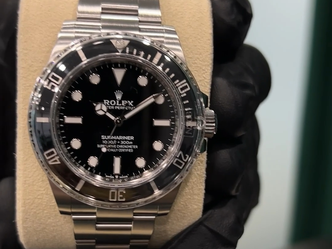 全新劳力士黑水鬼无历黑126406值得买吗?无历黑和有历黑哪个好?