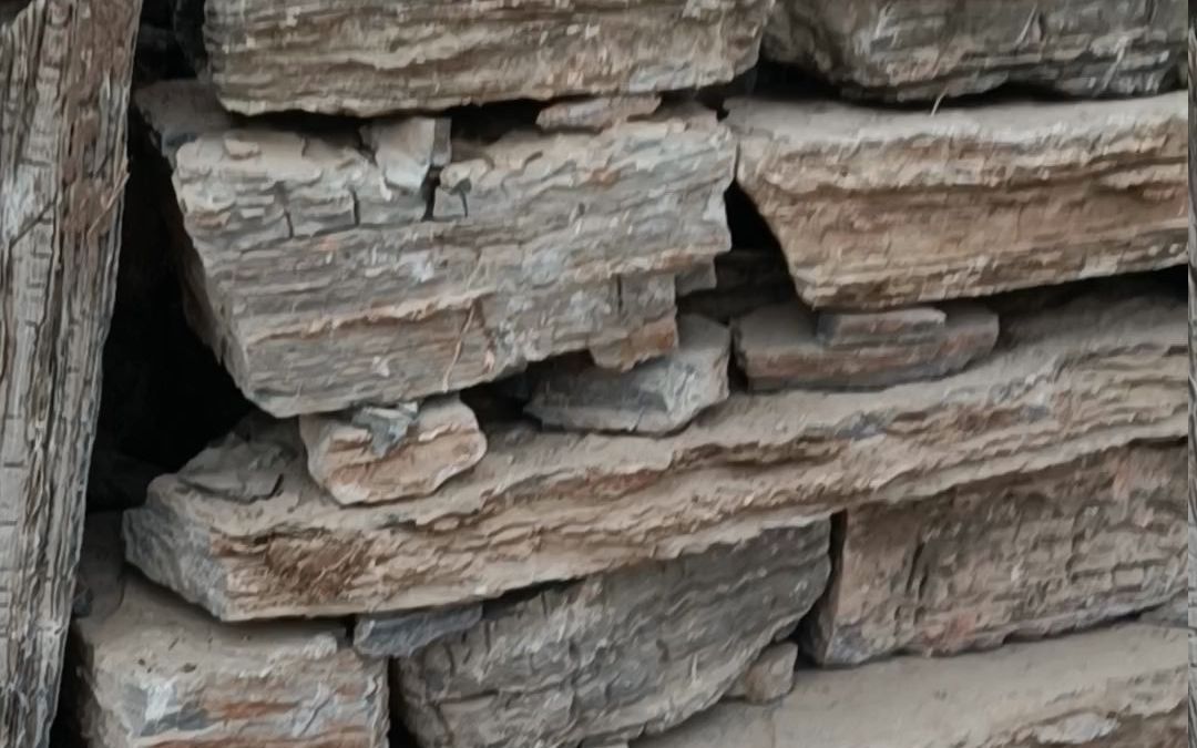 斧劈石假山兴超景观 西藏日喀则聂拉木假山工程 水泥塑石假山价格