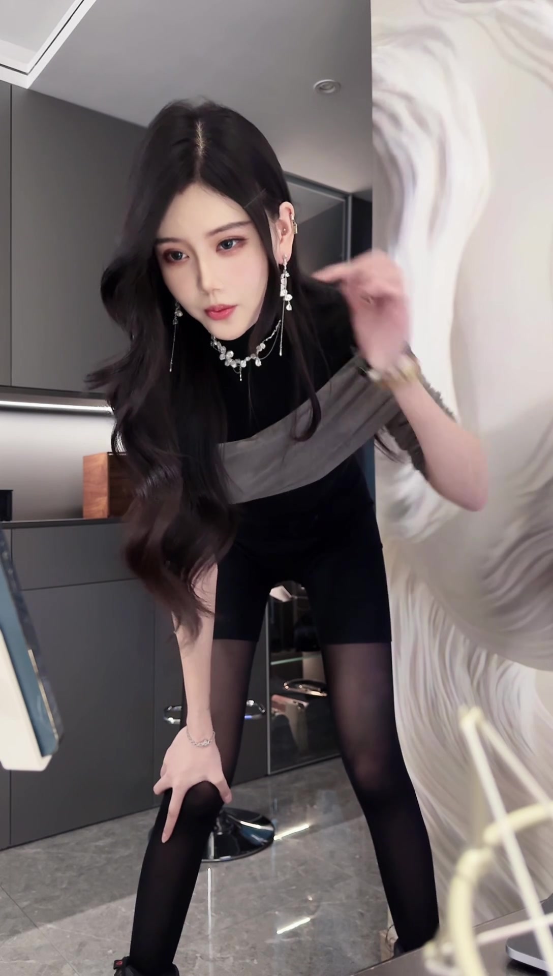 打开抖音我要看美女=怎么不让别人看我的抖音