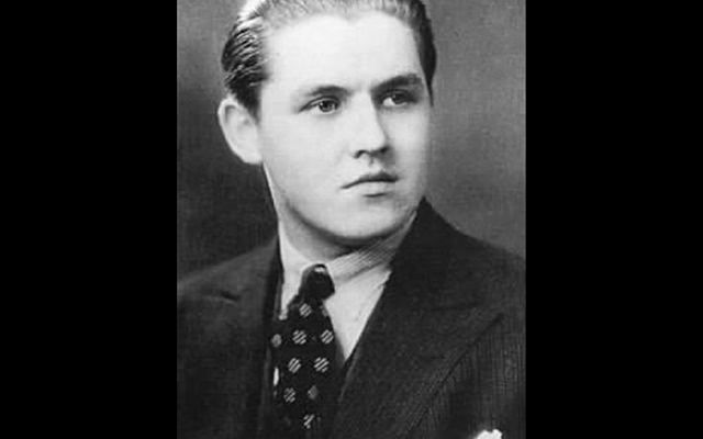 [图]Jussi Björling singing M'appari, Tutt' Amor from Martha