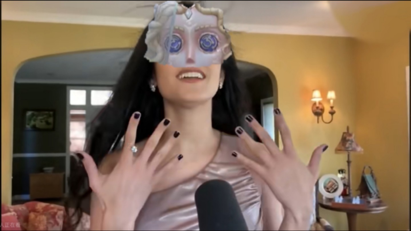 三洞女王被蜥蜴人捆绑在狂欢之椅上抚摸她的猫咪最后卖赢了