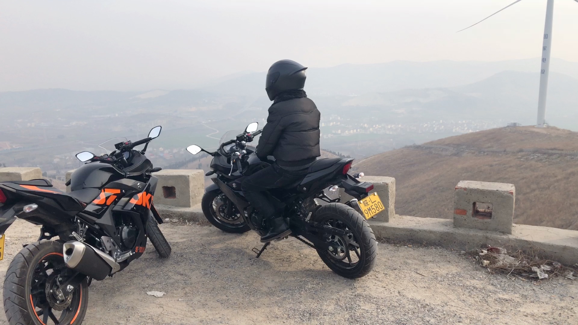 摩托车跑山