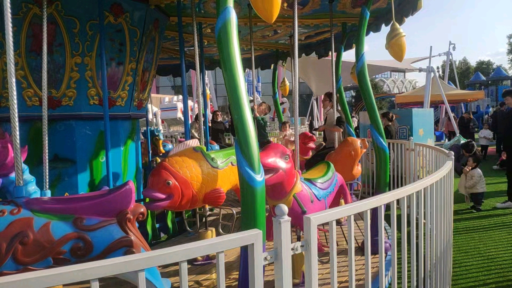 遂宁 圣莲岛 旋转木马