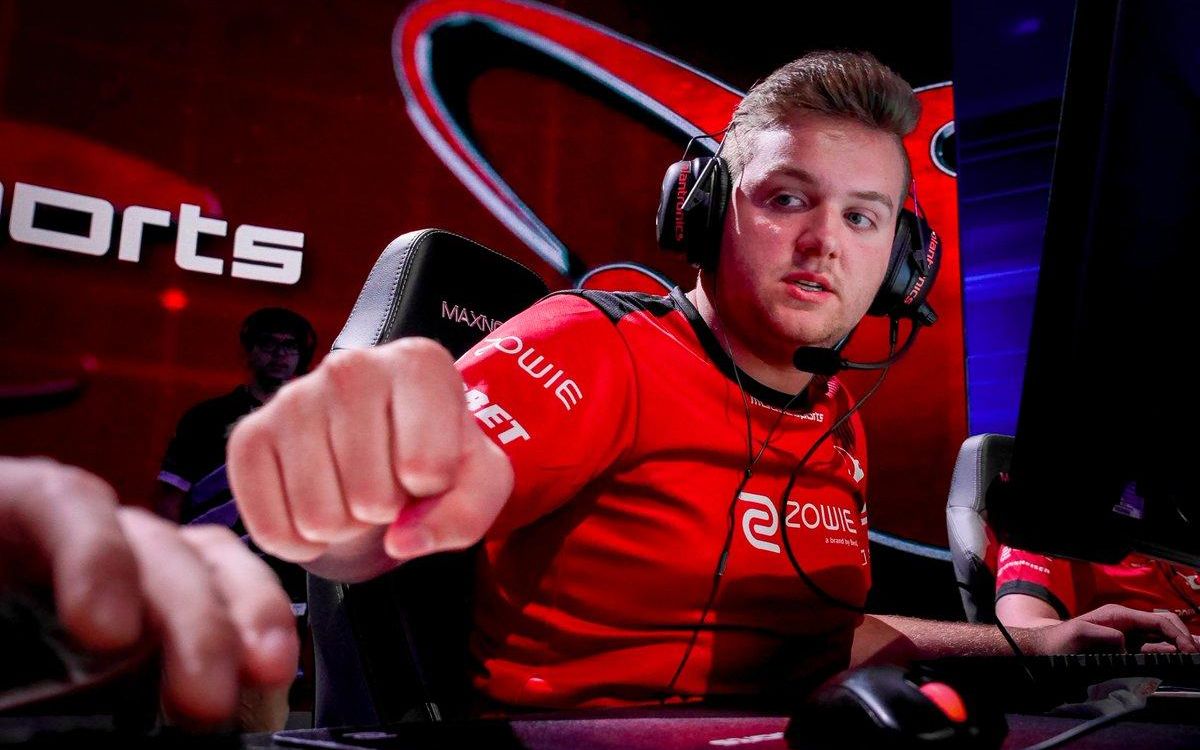 尼禄csgo夜店小王子niko用卡点击杀让你颅内高潮