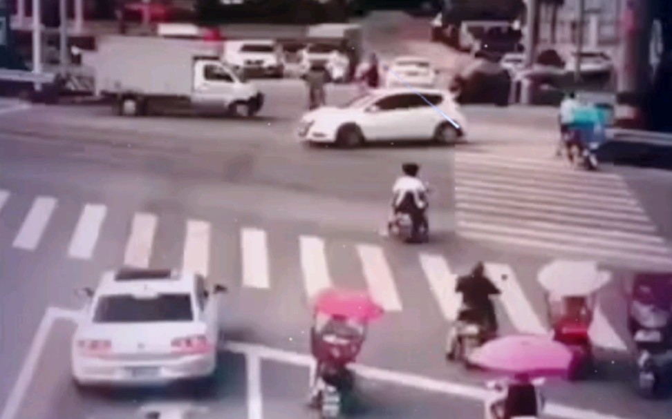 [图]道路千万条，安全牢记要记得