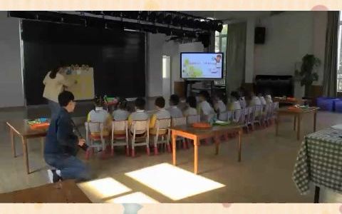 [图]幼师课件必备_幼儿园教案_幼儿园公开课 中班科学 会跳舞的泡泡