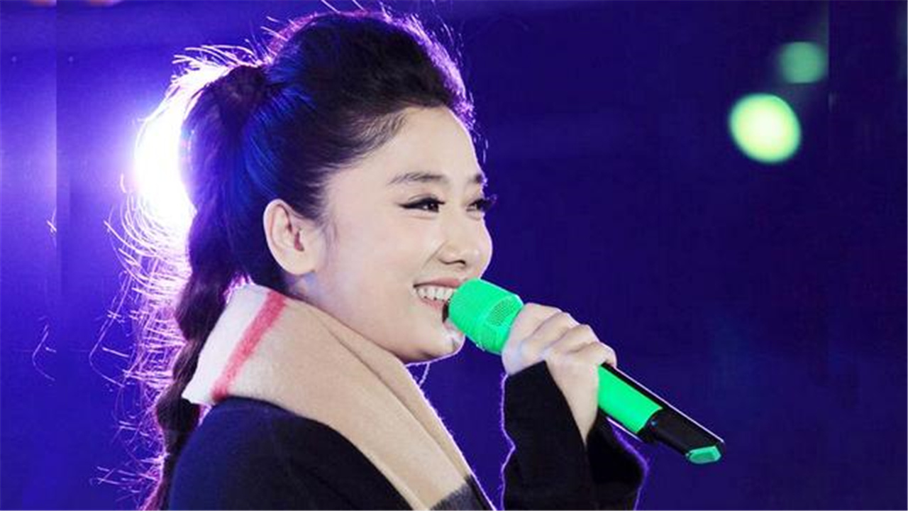 凤凰传奇最肉麻的情歌玲花一开口台下观众就坐不住了美醉了