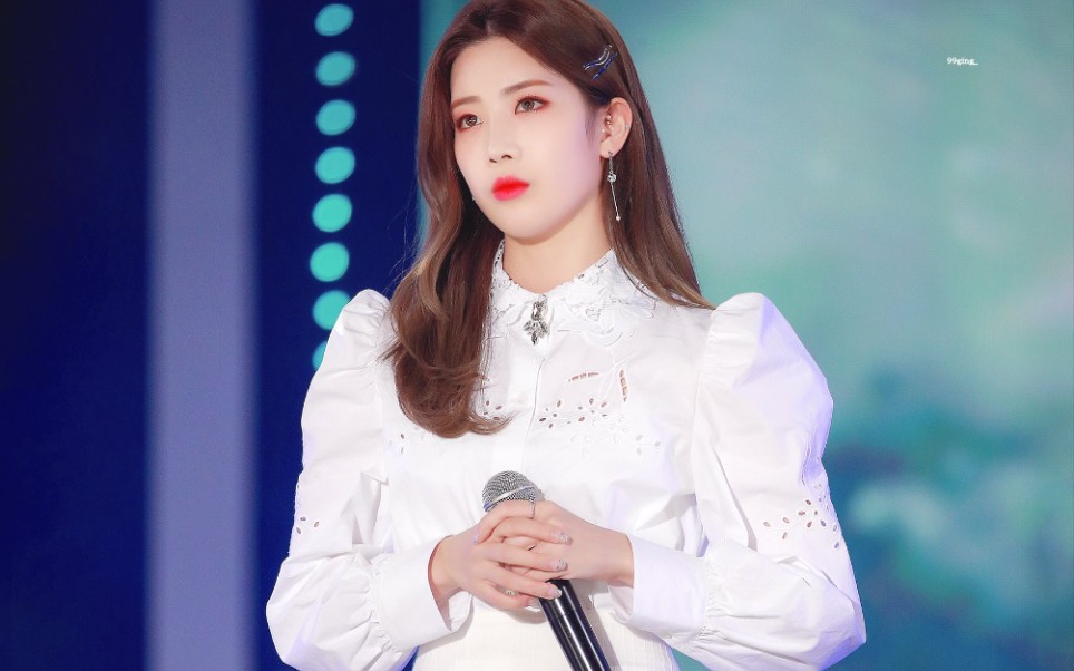 【本月少女-金定恩】一开口就知道是主唱的级别?