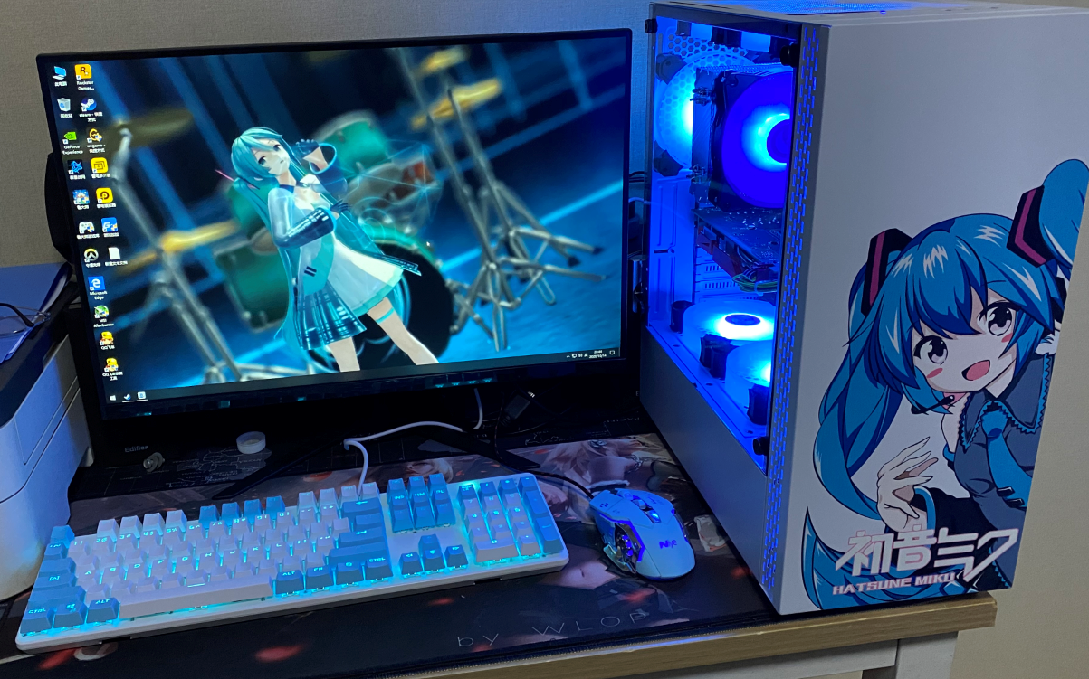 学生党2900全新初音未来主机跑分32w游戏无压力晚上不用开灯了