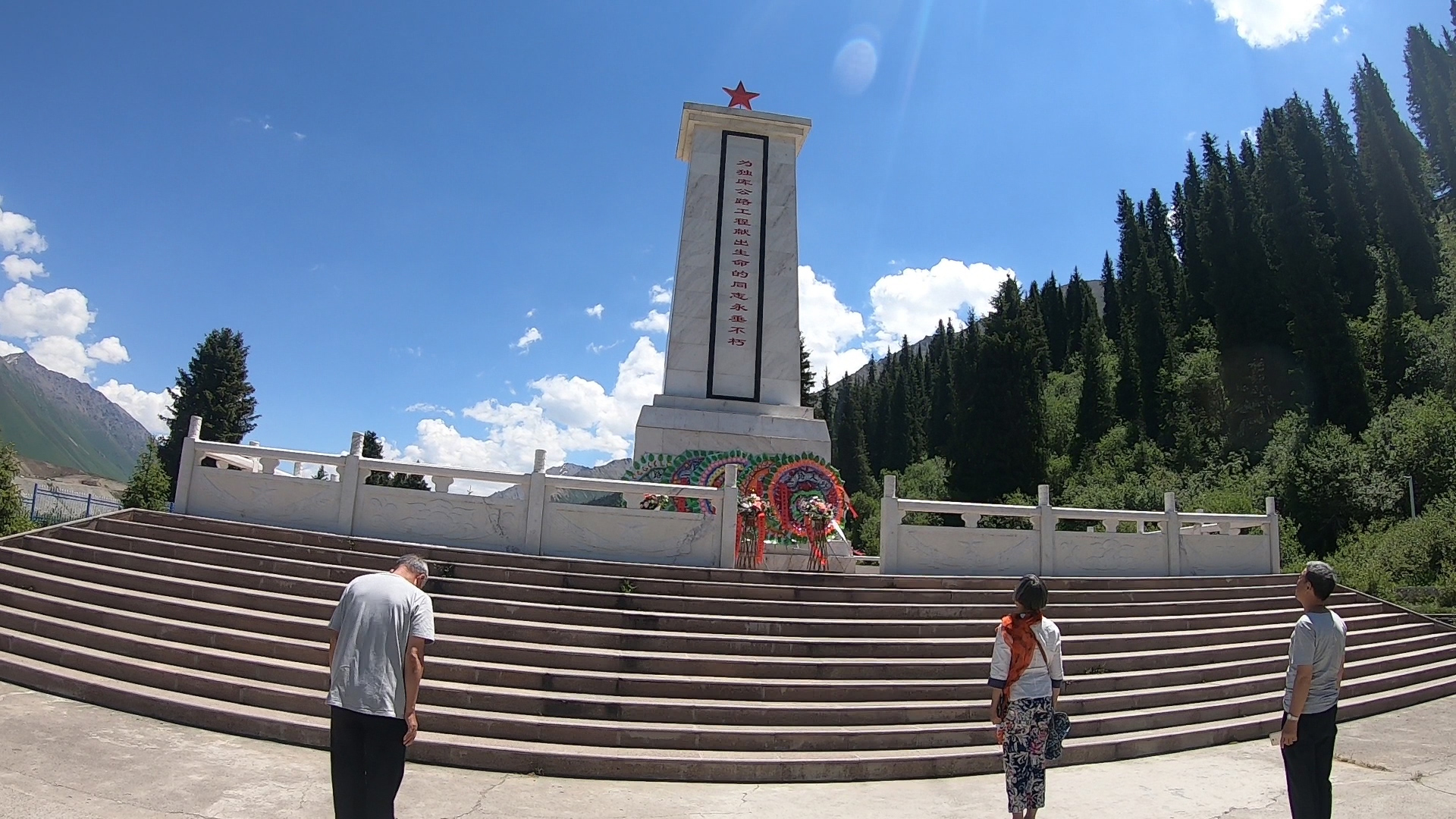 房车自驾游,独库公路必到的地方,乔尔玛烈士陵园值得敬仰的地方