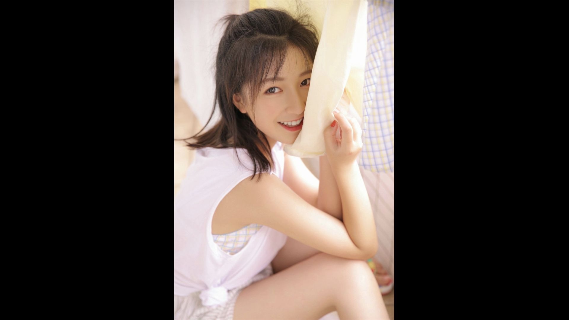 大御后宫清纯可人的萌宝宝美女阳光下写真