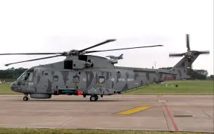 Tải video: 欧洲的明星！——AW101“灰背隼”差点成为美国总统座驾！US101直升机就是在它基础上研制