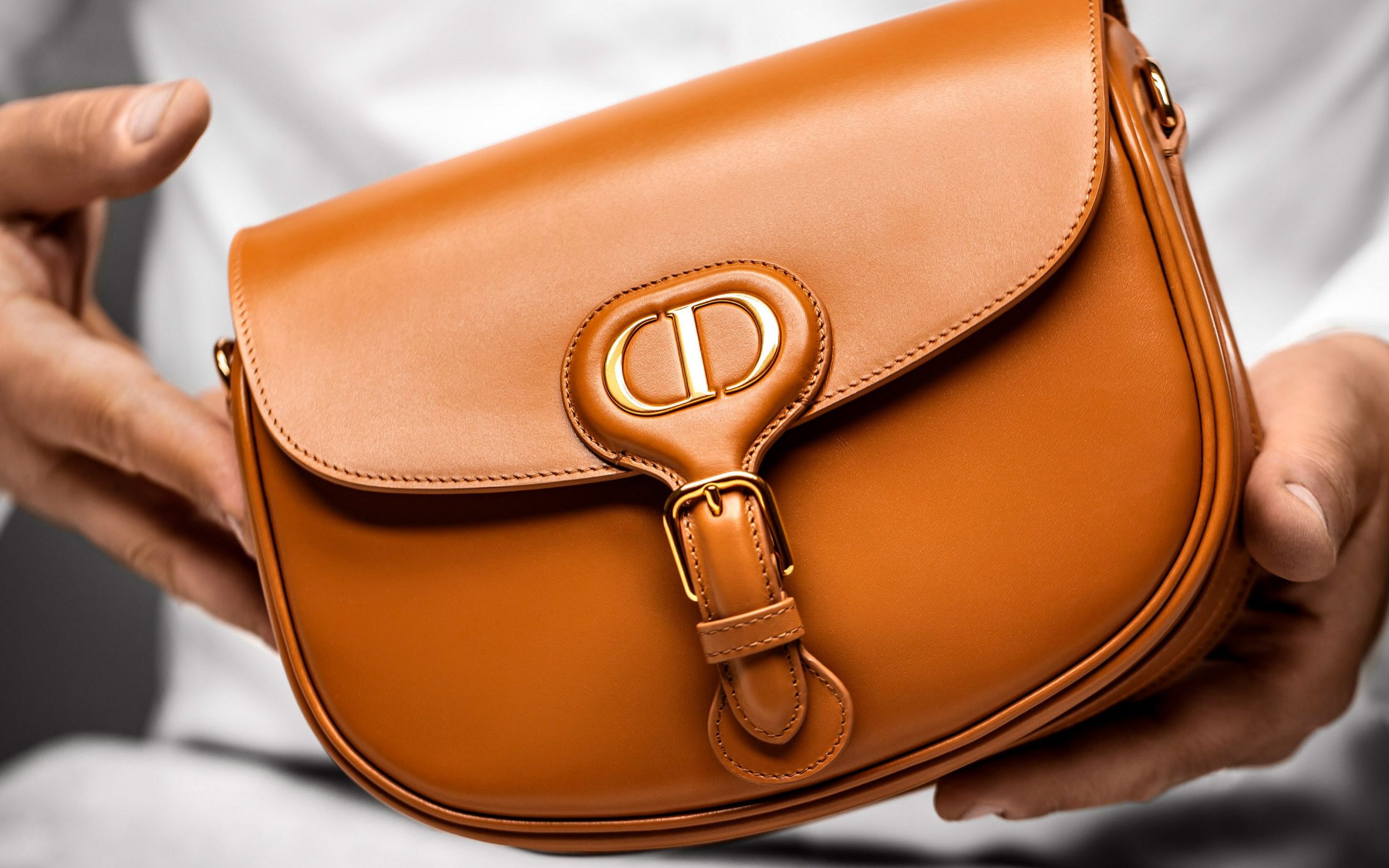 dior 全新 bobby 手袋的制作工序_哔哩哔哩 (゜-゜)つロ 干杯~-bili