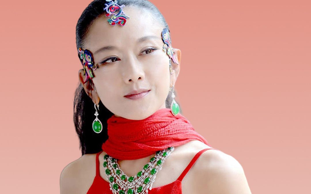 同是舞蹈界翘楚,杨丽萍金星一对比,二人风评天差地别