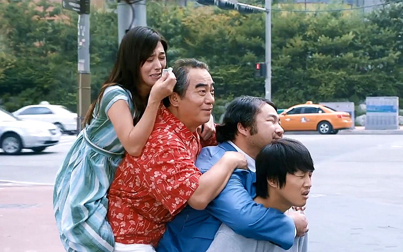 小伙背着四只鬼生活,被它们轮流附身,作为报酬帮他找了个女朋友