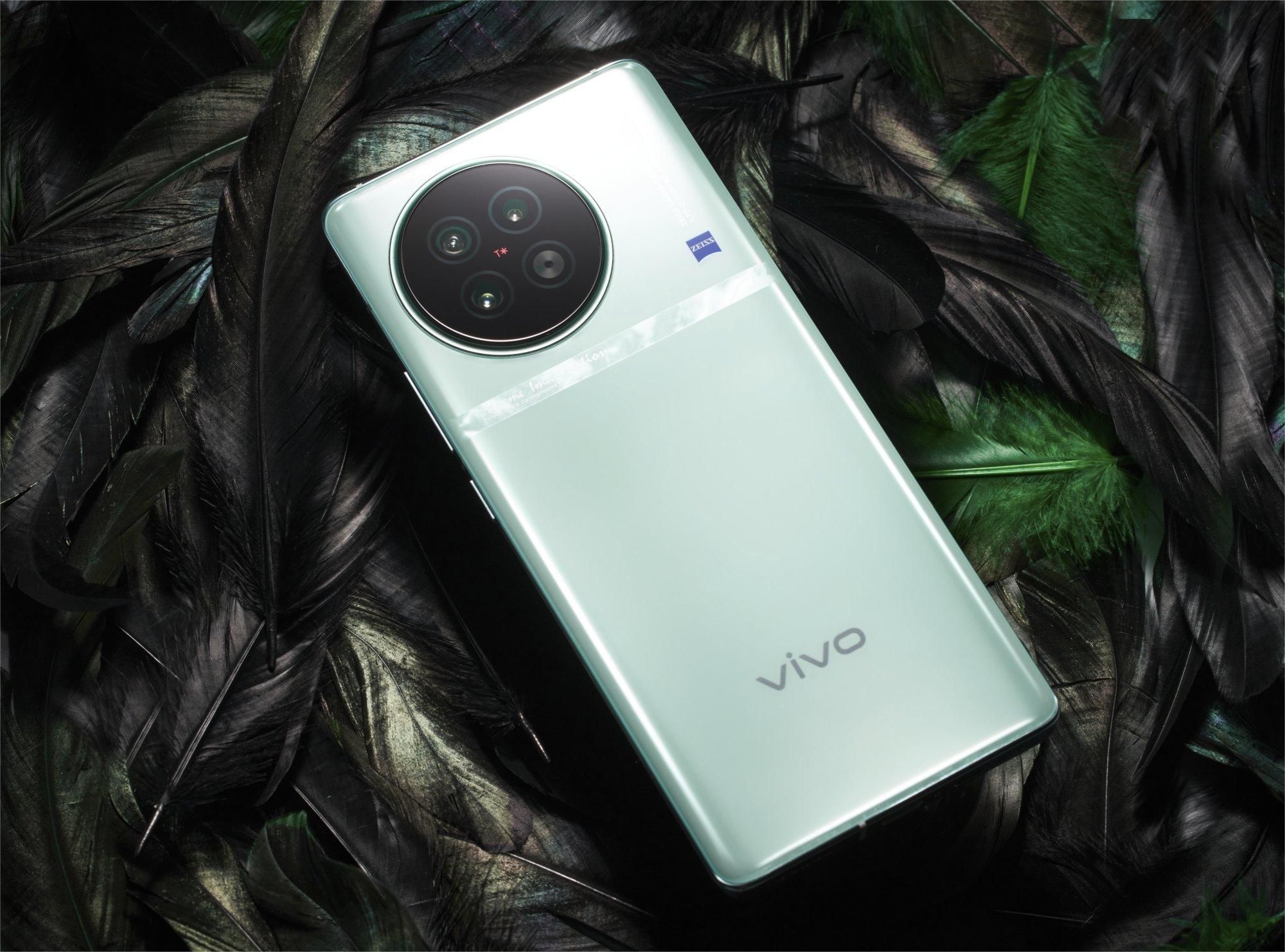 vivox90s和iqoo11pro,谁是中端机性价比之王?