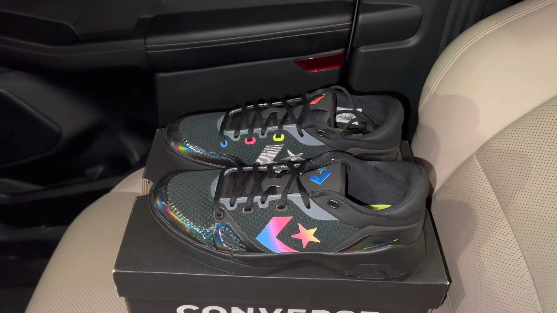 【1080p】匡威g4黑彩虹篮球鞋开箱,外观360度环绕,converse g4