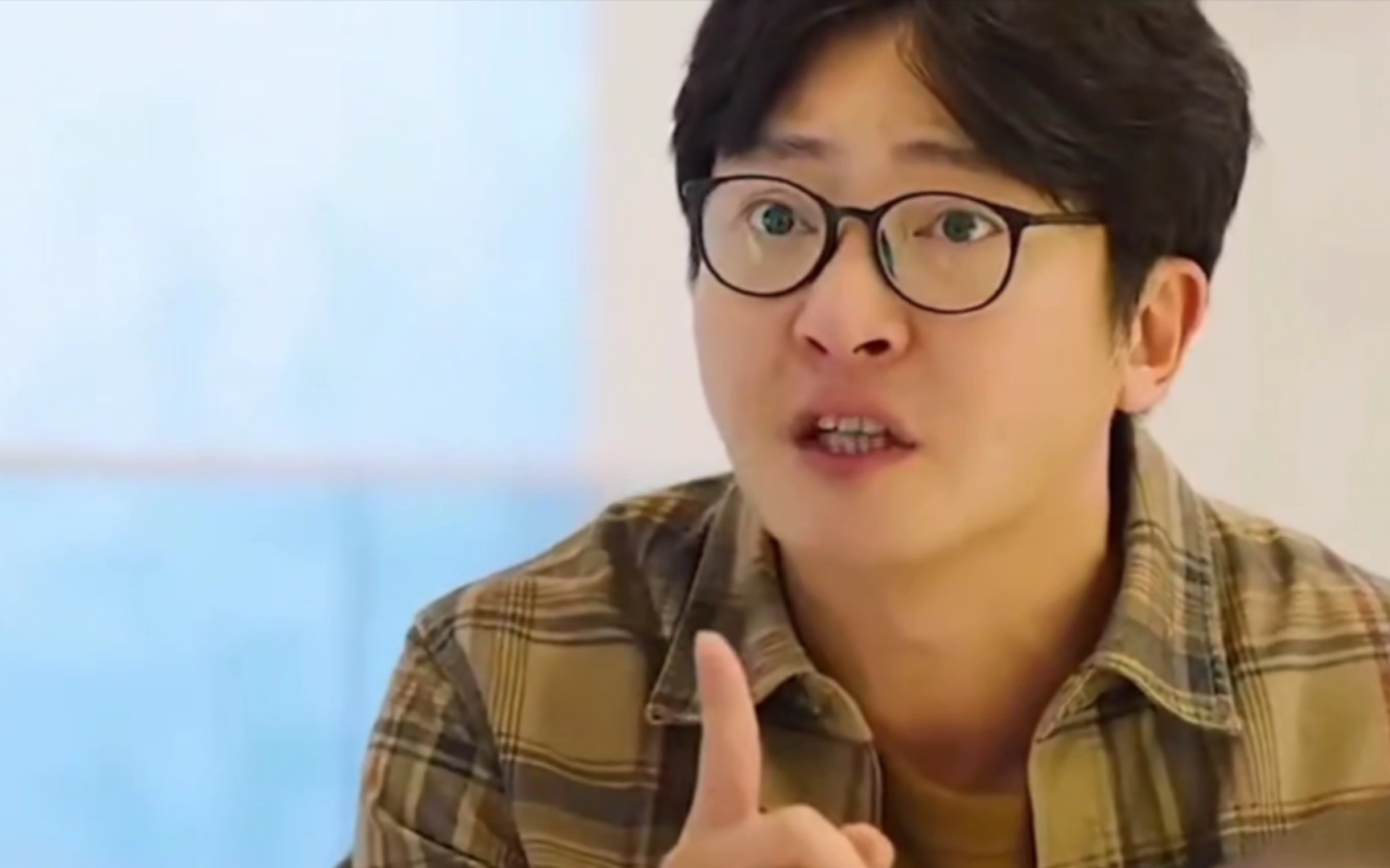 余欢水:他还委屈了,欠钱的都是大爷