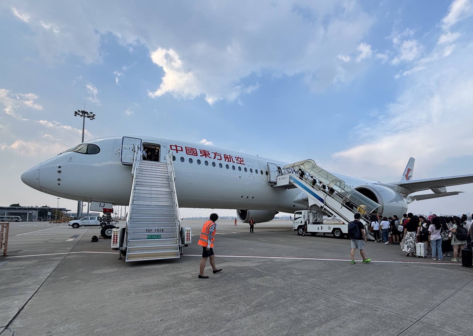 17岁生日搭乘东航359 上海虹桥18r起飞