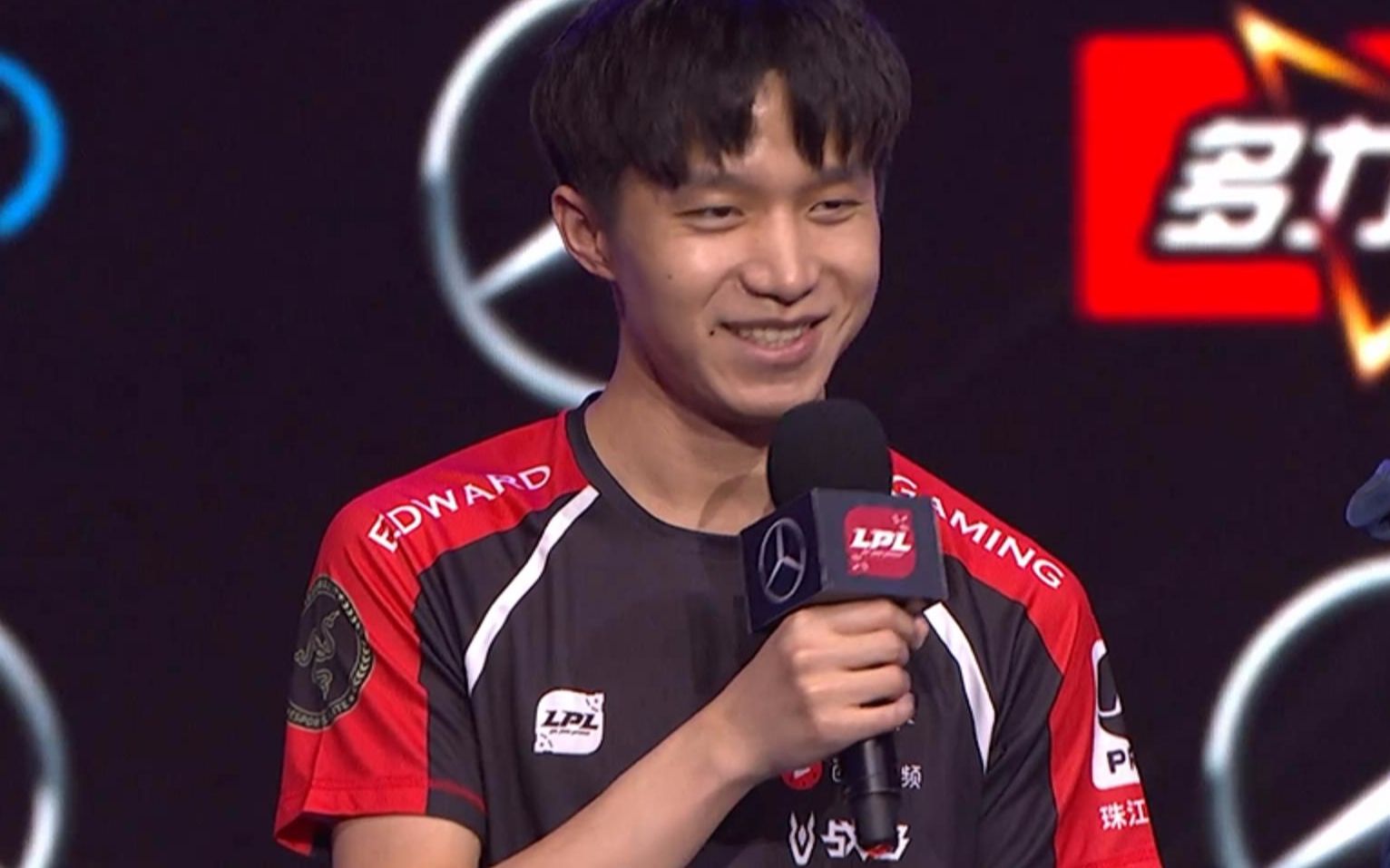 edgvsblg大家好我是clearlove辣个男人赛后采访