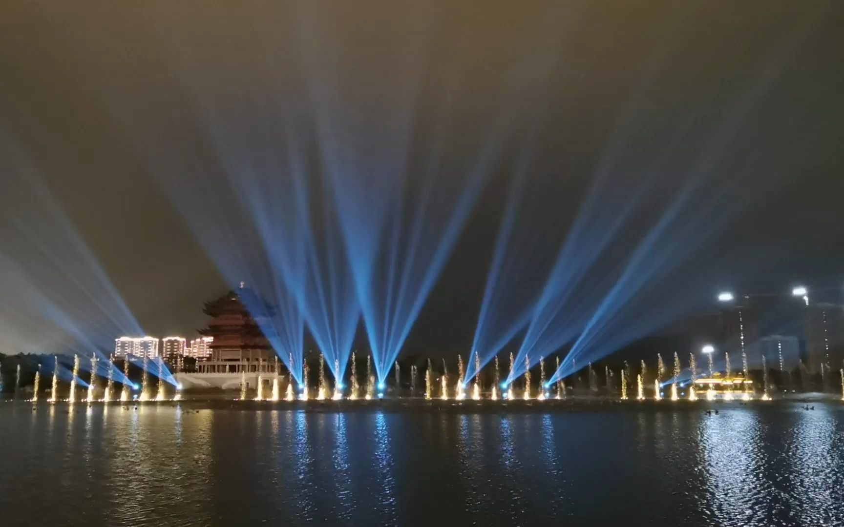 再次纠正字幕,云南弥勒红河水乡音乐喷泉,拍摄于2023年5月12日星期五