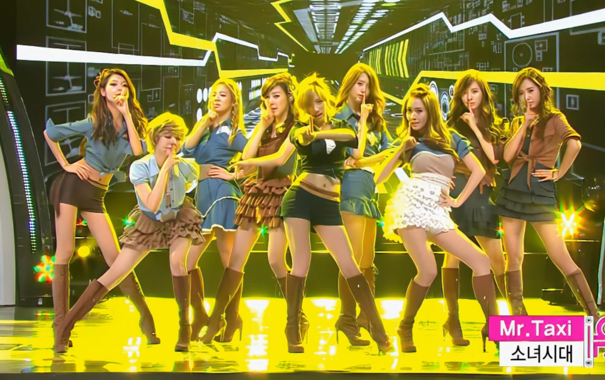 [图]【4K 舞台】少女时代Girls' Generation《 Mr.TAXI 》MBC Music Core 2011022