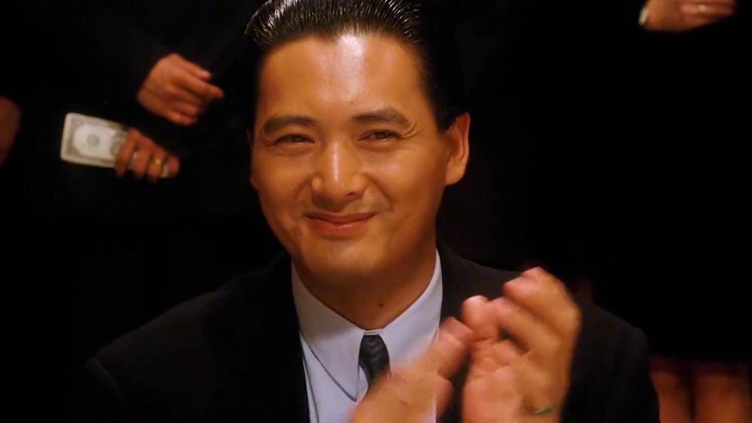 还是赌神有经验,赢了钱坐火车回家!